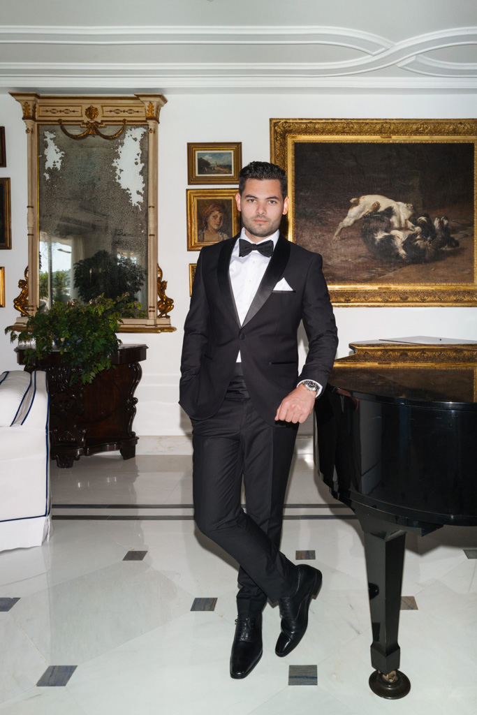 How to Choose the Perfect Wedding Suit